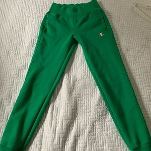 Will take pictures of clothes on if needed